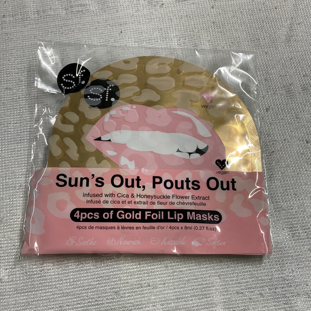 NEW Sun’s Out,Pouts Out Gold Foil Lip Mask 4 Pc Soothe Nourish Kissable Soften